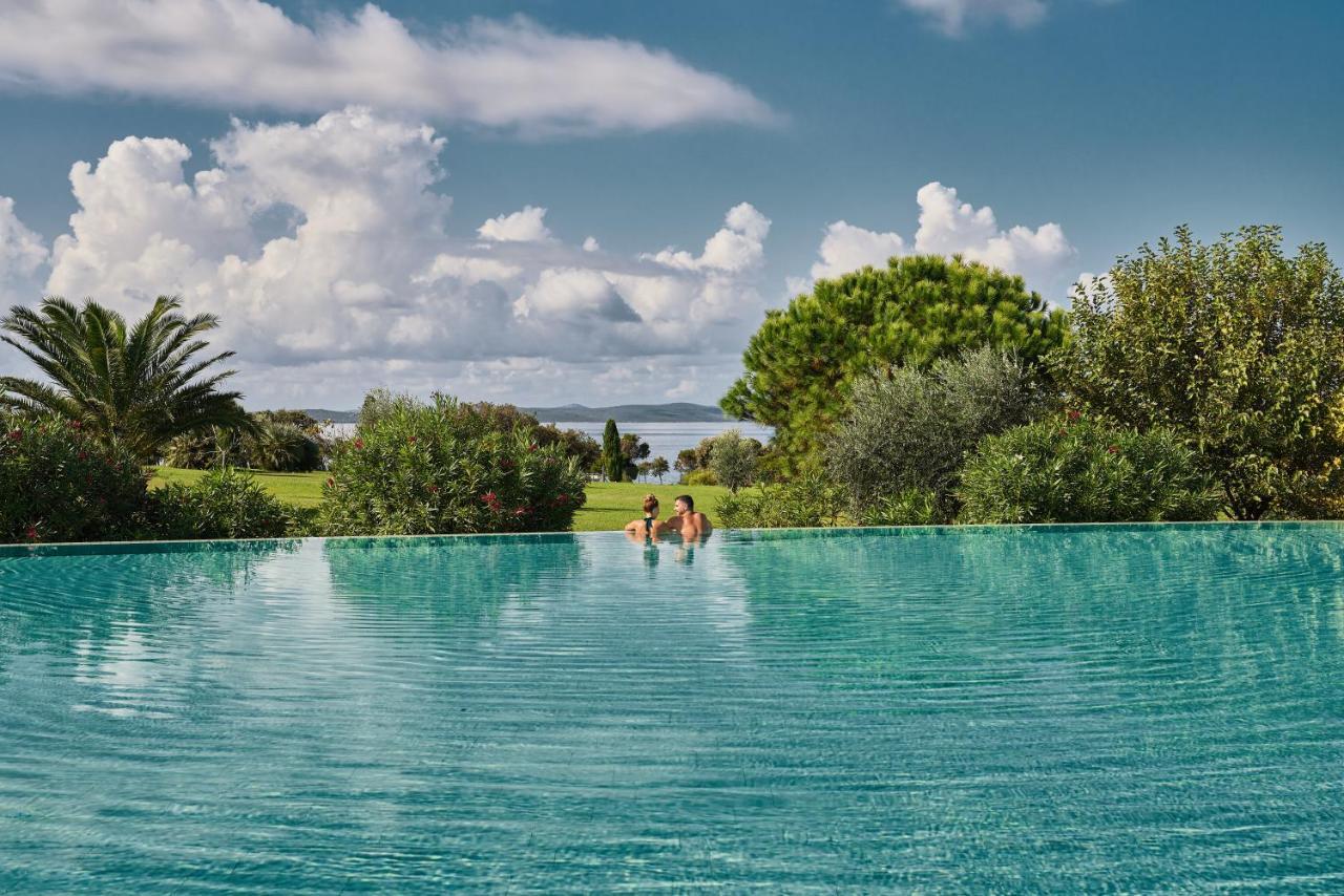 法尔肯斯坦纳酒店及亚德拉Spa 佩特坎内 外观 照片 The resort's swimming pool