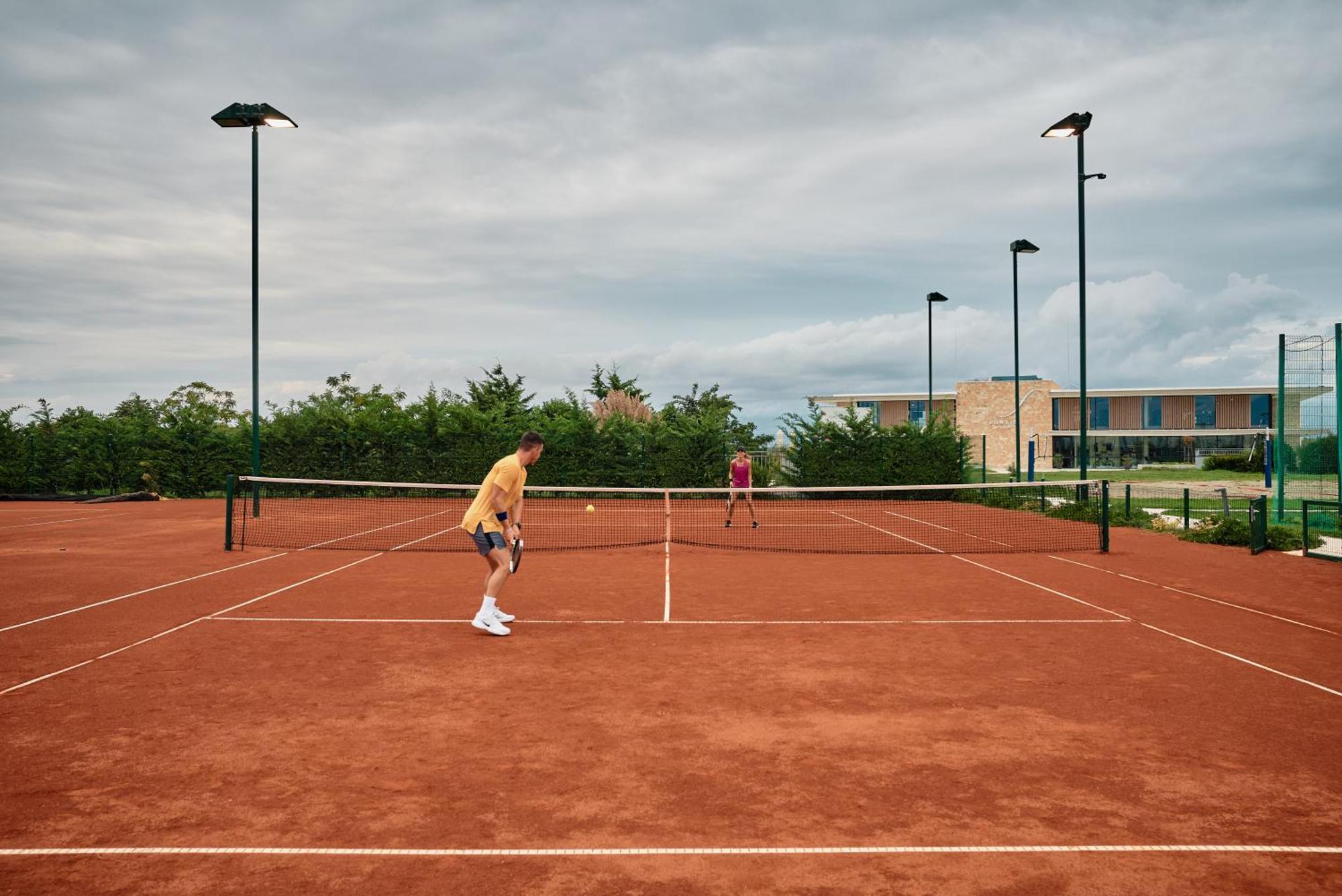 法尔肯斯坦纳酒店及亚德拉Spa 佩特坎内 外观 照片 Tennis