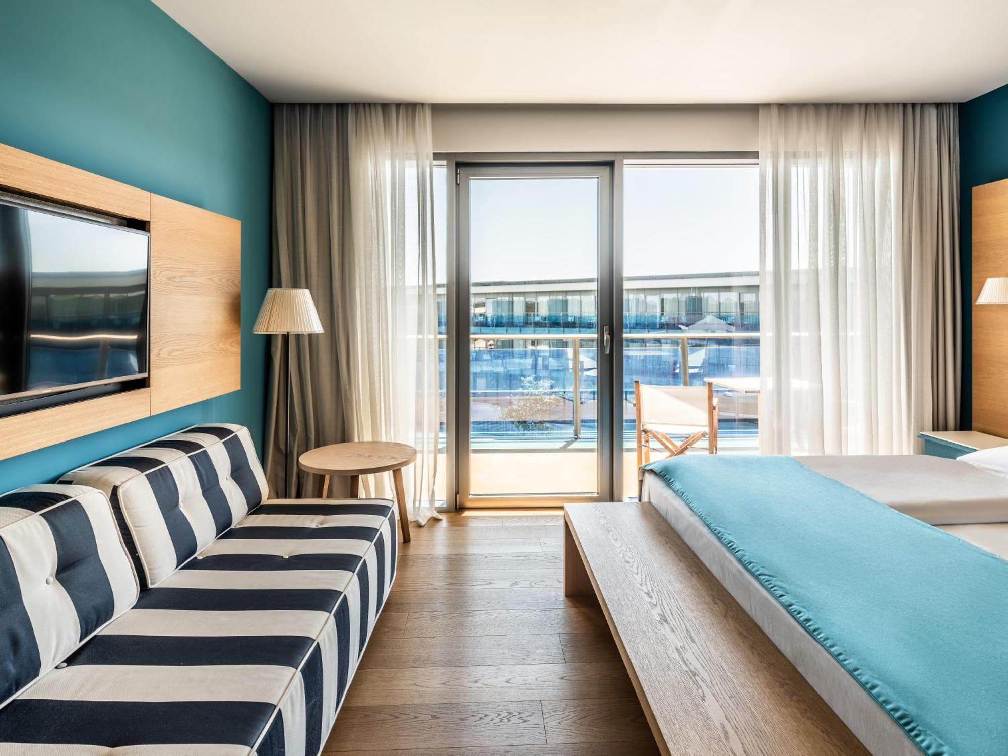 法尔肯斯坦纳酒店及亚德拉Spa 佩特坎内 客房 照片 A room at the hotel