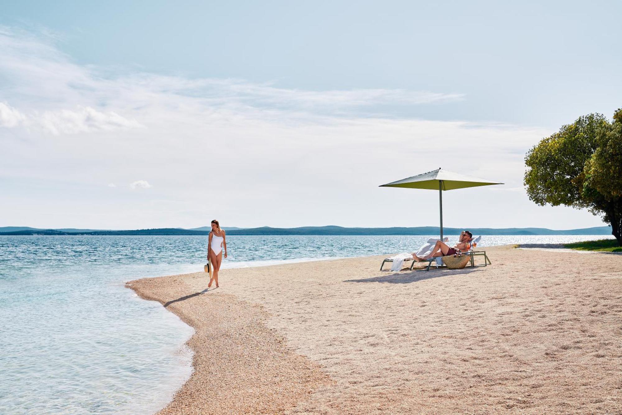 法尔肯斯坦纳酒店及亚德拉Spa 佩特坎内 外观 照片 Beach at the Hotel