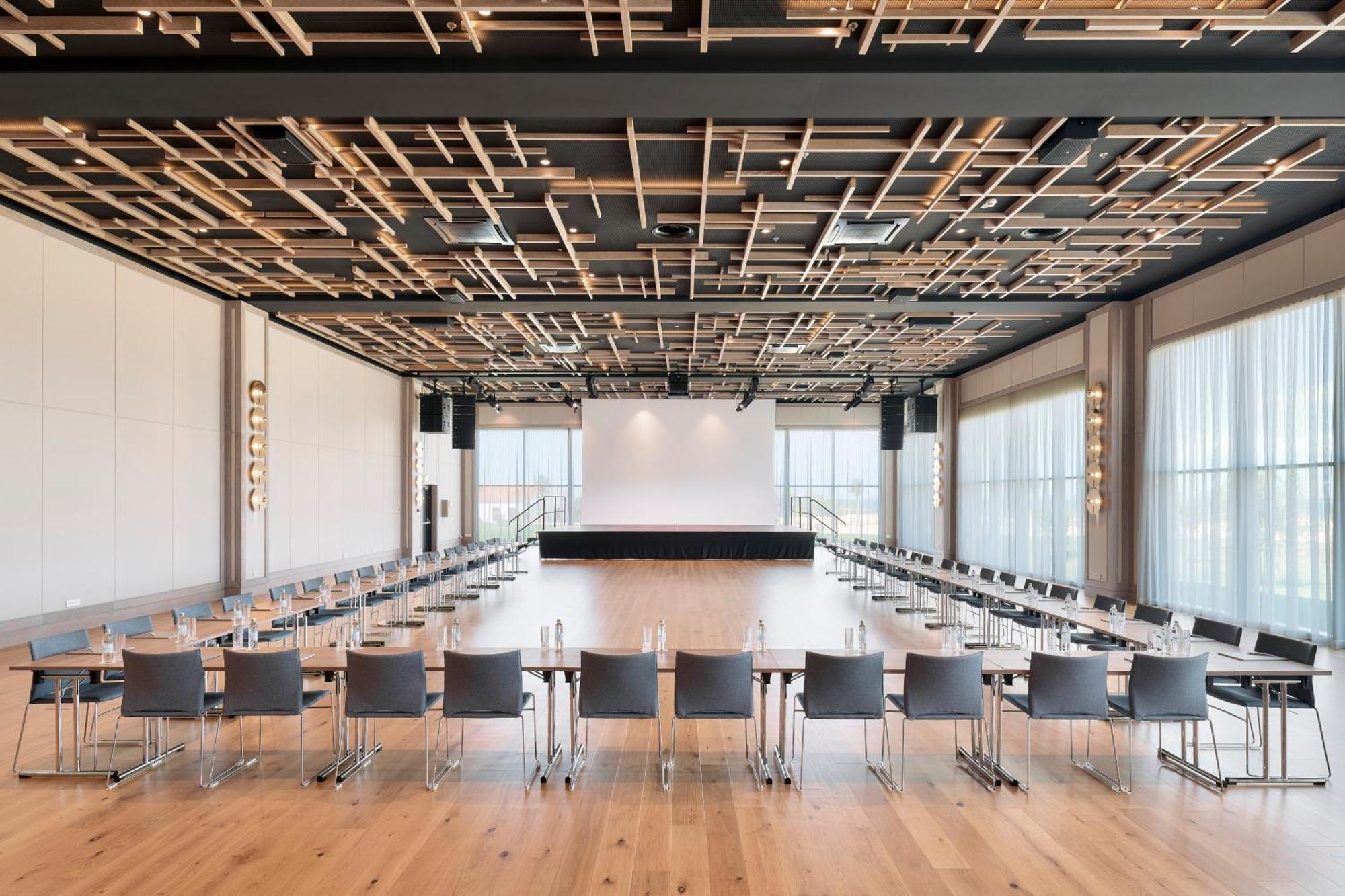 法尔肯斯坦纳酒店及亚德拉Spa 佩特坎内 外观 照片 The 100-seat auditorium